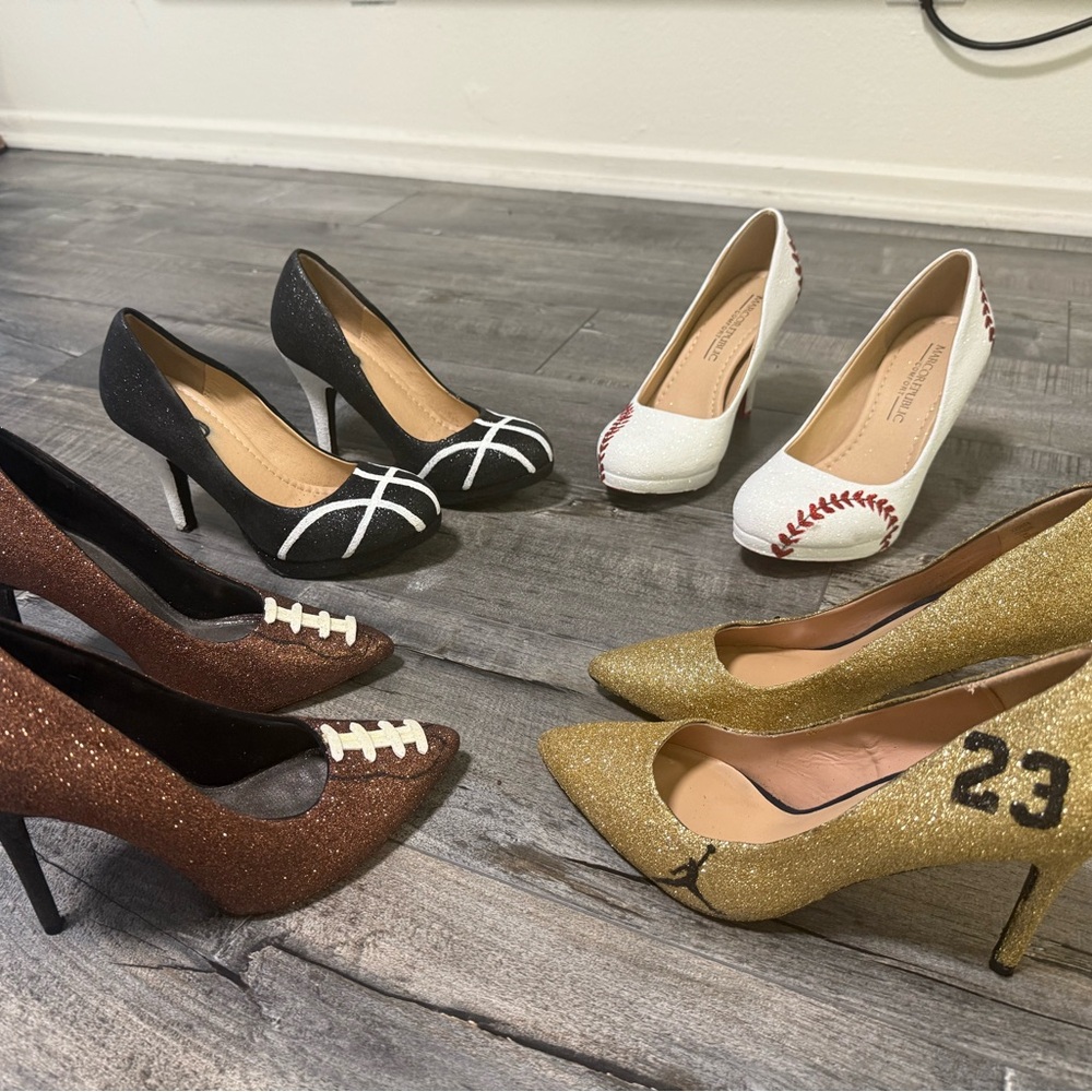 Calling all sporty chics!  4 custom made glitter heels for you 🏈⚾️🏀👠